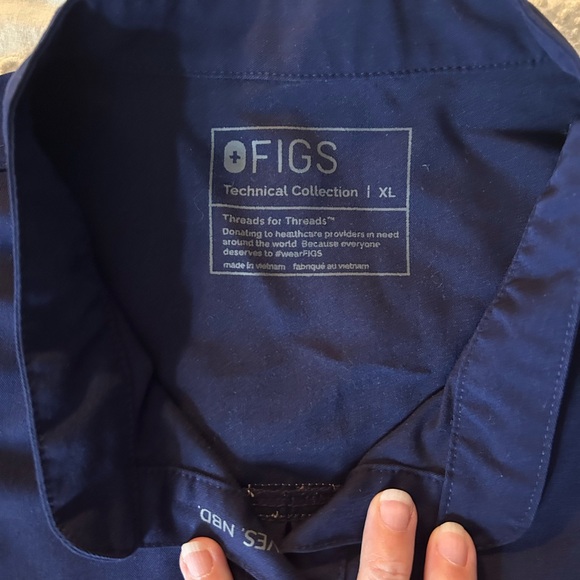 Figs Rafaela Technical Collection Navy Top - Picture 2 of 4